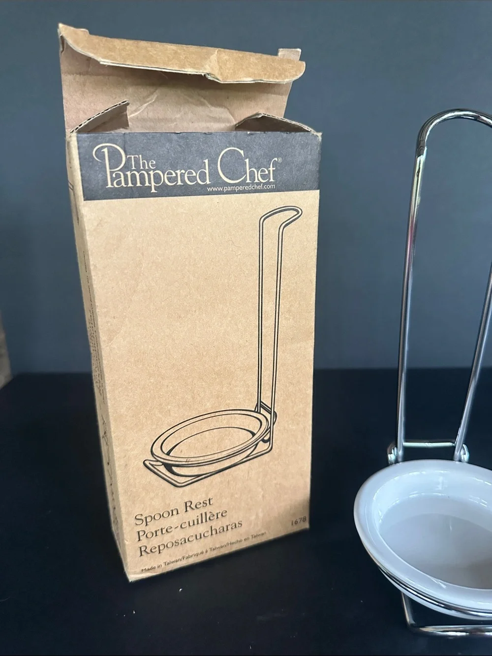 The Pampered Chef white ceramic